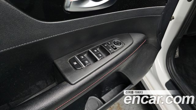 Kia K3 (II) 1.6 Turbo GT 5Door Signature 2022 — фото 17
