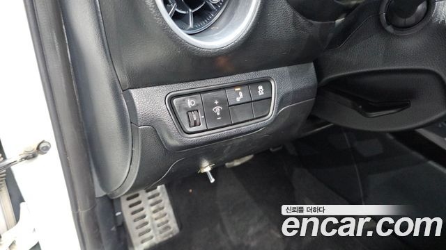 Kia K3 (II) 1.6 Turbo GT 5Door Signature 2022 — фото 18