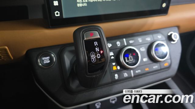 Land Rover Defender (L663) 110 D300 X-Dynamic HSE 2024 — фото 9