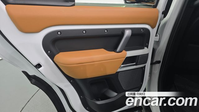 Land Rover Defender (L663) 110 D300 X-Dynamic HSE 2024 — фото 31