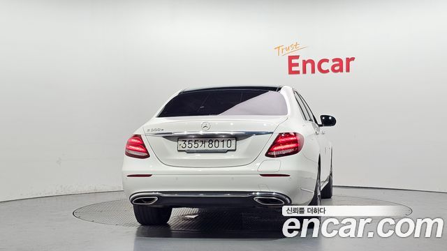 Mercedes-Benz E-Class (W213) E300e Exclusive 2019 — фото 4