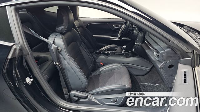 Ford Mustang (VII) 2.3 EcoBoost Premium Coupe 2024 — фото 26