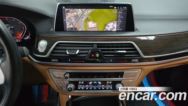BMW 7 Series (G11) 730d xDrive Design Pure Excellence 2020 — фото 13