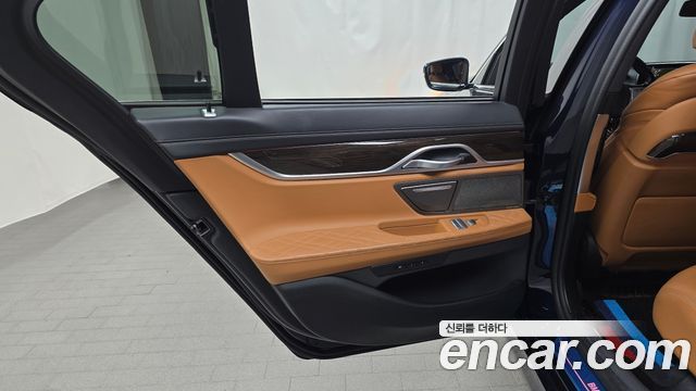 BMW 7 Series (G11) 730d xDrive Design Pure Excellence 2020 — фото 25