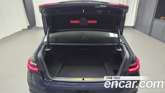 BMW 7 Series (G11) 730d xDrive Design Pure Excellence 2020 — фото 30