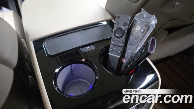 Kia Carnival (IV) Gasoline 9-Seater Hi Limousine Signature 2024 — фото 32