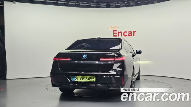 BMW 7 Series (G70) 750e xDrive M Sport 2025 — фото 4
