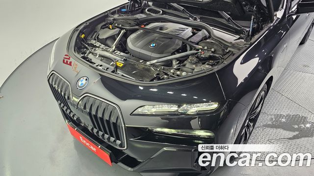 BMW 7 Series (G70) 750e xDrive M Sport 2025 — фото 6