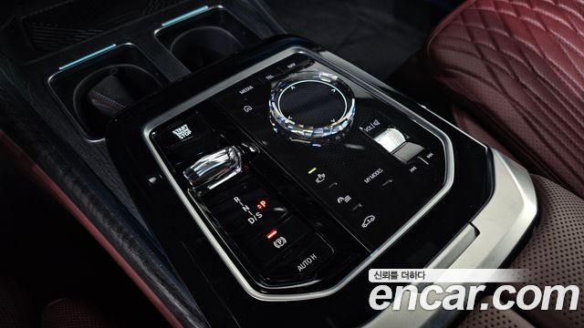 BMW 7 Series (G70) 750e xDrive M Sport 2025 — фото 9