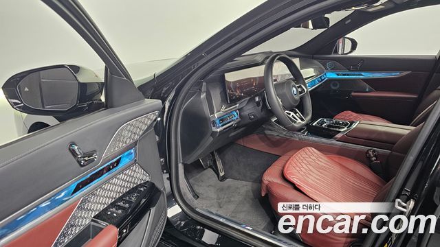 BMW 7 Series (G70) 750e xDrive M Sport 2025 — фото 10