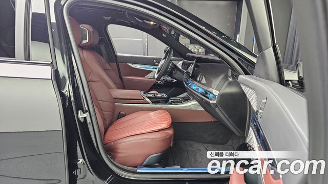 BMW 7 Series (G70) 750e xDrive M Sport 2025 — фото 12