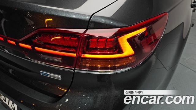 Kia K7 Premier Hybrid Prestige 2021 — фото 23
