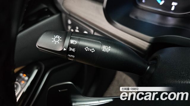 Kia K7 Premier Hybrid Prestige 2021 — фото 29