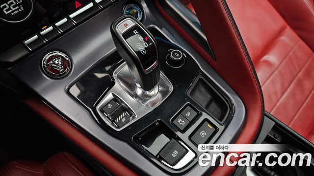 Jaguar F-TYPE P300 Coupe X152 2019 — фото 9