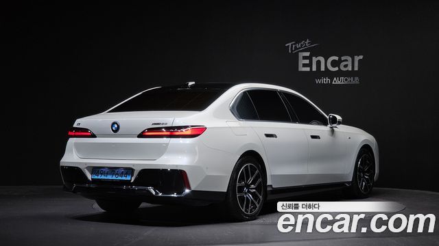 BMW i7 (G70) xDrive 60 M sport 2023 — фото 2