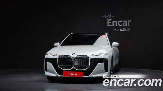BMW i7 (G70) xDrive 60 M sport 2023 — фото 3