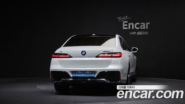 BMW i7 (G70) xDrive 60 M sport 2023 — фото 4