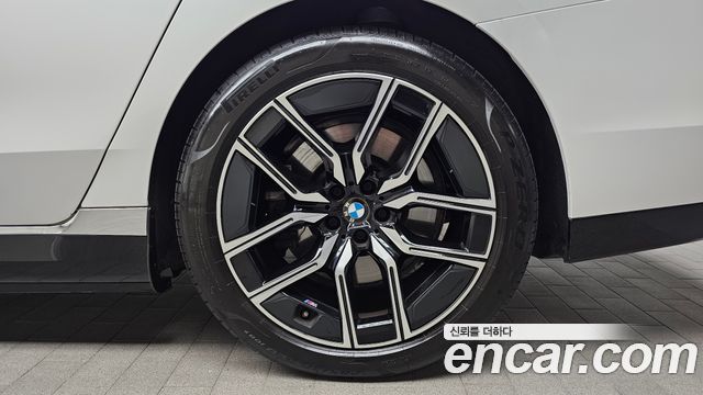 BMW i7 (G70) xDrive 60 M sport 2023 — фото 27