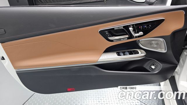 Mercedes-Benz CLE-Class (C236) CLE450 4MATIC Cabriolet 2025 — фото 30