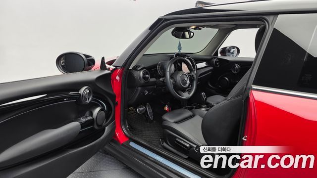 MINI Cooper Classic Plus 3rd 2024 — фото 10