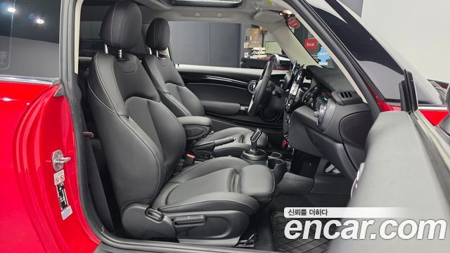 MINI Cooper Classic Plus 3rd 2024 — фото 11