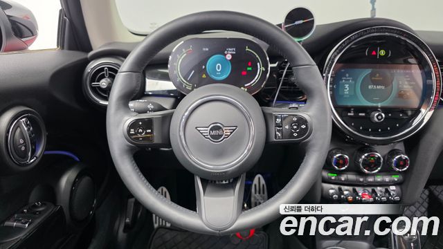 MINI Cooper Classic Plus 3rd 2024 — фото 13