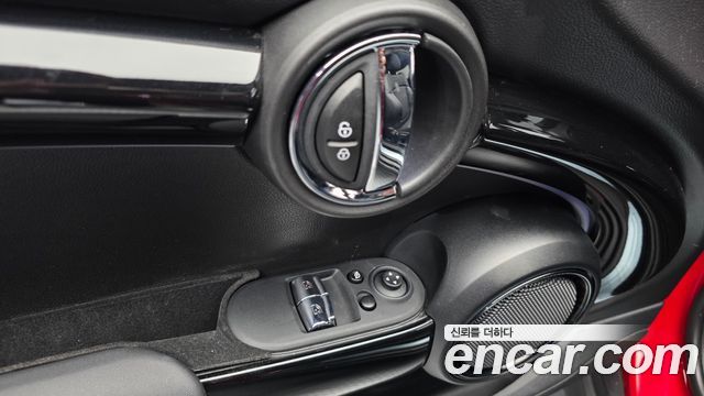 MINI Cooper Classic Plus 3rd 2024 — фото 29