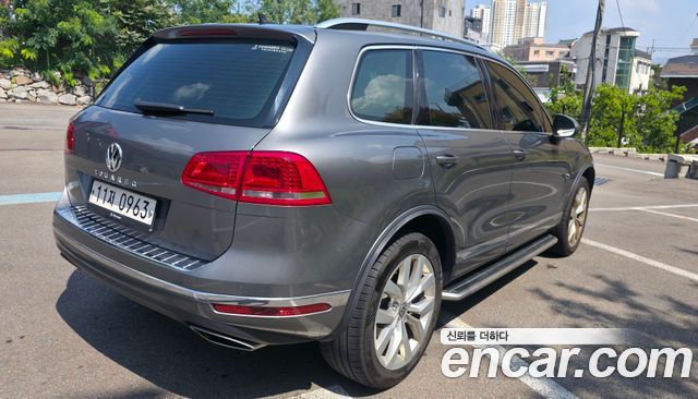 Volkswagen Touareg V6 3.0 TDI Bluemotion Premium 7P5 2015 — фото 2