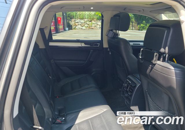 Volkswagen Touareg V6 3.0 TDI Bluemotion Premium 7P5 2015 — фото 10