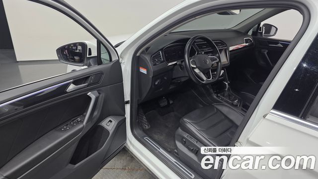 Volkswagen Tiguan (II) 2.0 TDI 4Motion Prestige 2023 — фото 10