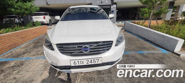 Volvo XC60 D5 AWD 1st 2017 — фото 2