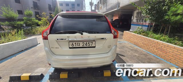 Volvo XC60 D5 AWD 1st 2017 — фото 6