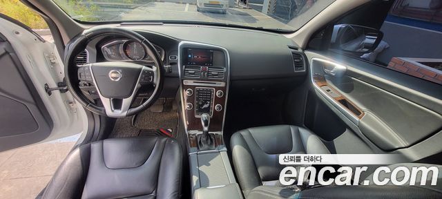 Volvo XC60 D5 AWD 1st 2017 — фото 8