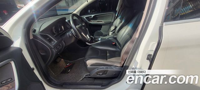 Volvo XC60 D5 AWD 1st 2017 — фото 9