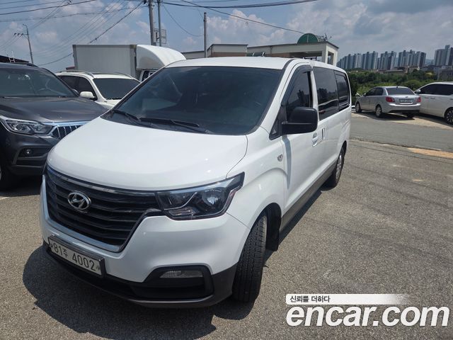 Hyundai Grand Starex Van 5-Seater Smart 2021 — фото 2