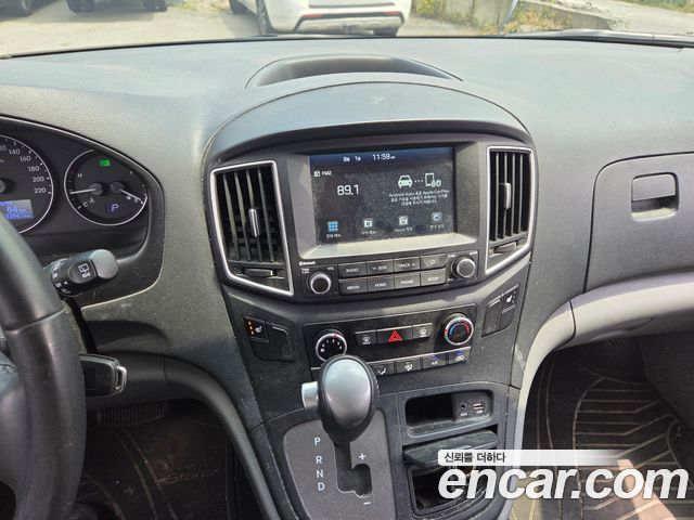 Hyundai Grand Starex Van 5-Seater Smart 2021 — фото 6