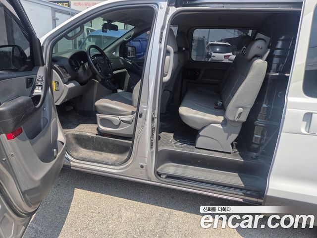 Hyundai Grand Starex Van 5-Seater Smart 2021 — фото 17