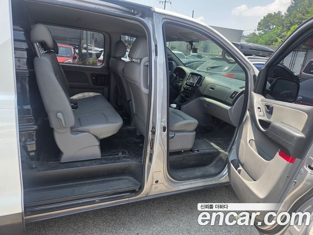 Hyundai Grand Starex Van 5-Seater Smart 2021 — фото 19
