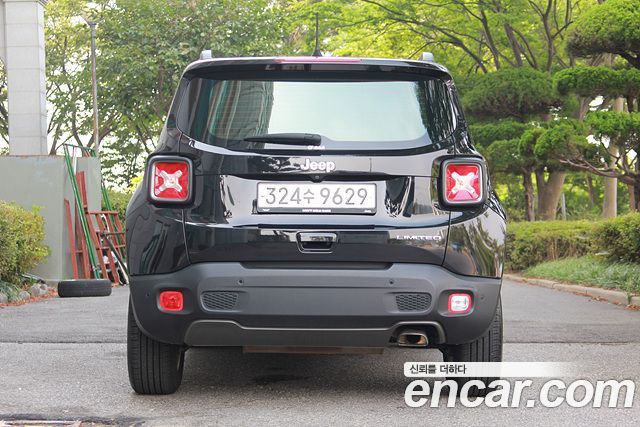 Jeep Renegade 2.4 Limited 2019 — фото 4