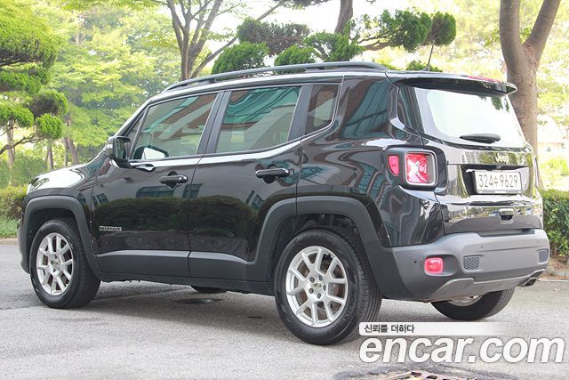 Jeep Renegade 2.4 Limited 2019 — фото 7