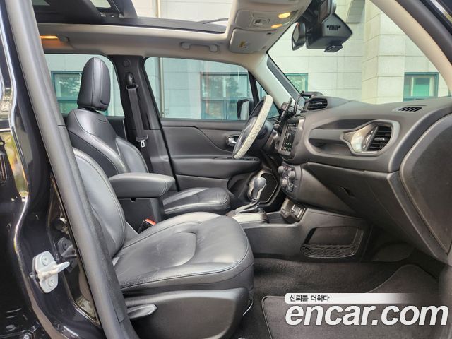 Jeep Renegade 2.4 Limited 2019 — фото 10