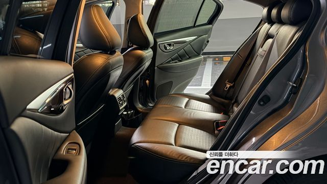 Infiniti Q50 3.5 Hybrid Hi-Tech 2016 — фото 15