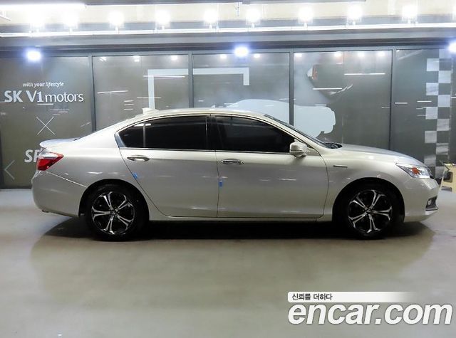 Honda Accord 2.0 Hybrid 9th 2014 — фото 3