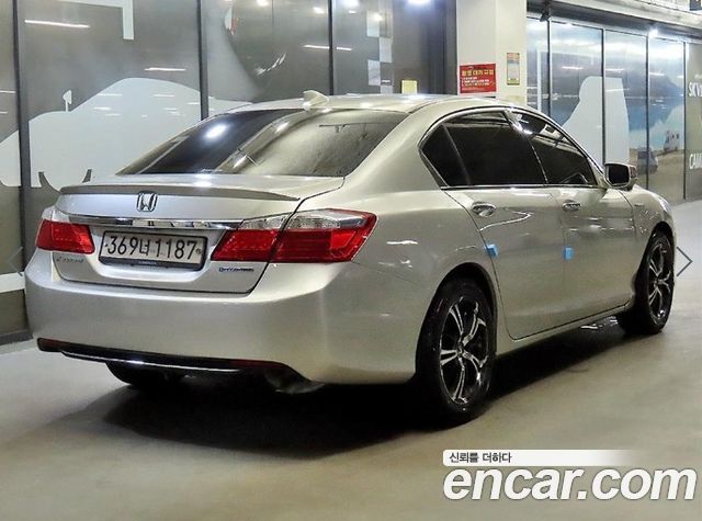 Honda Accord 2.0 Hybrid 9th 2014 — фото 4
