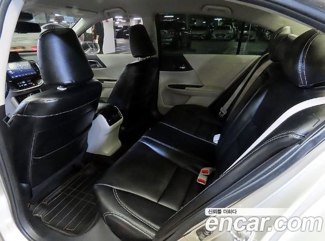 Honda Accord 2.0 Hybrid 9th 2014 — фото 7