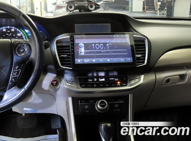 Honda Accord 2.0 Hybrid 9th 2014 — фото 15