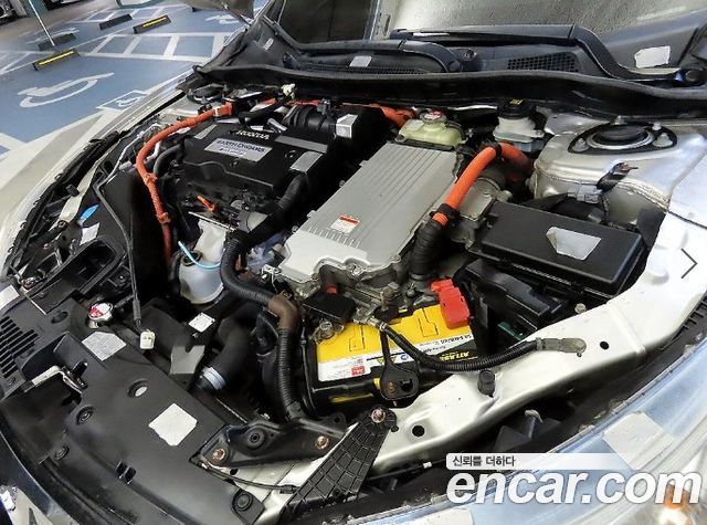 Honda Accord 2.0 Hybrid 9th 2014 — фото 23