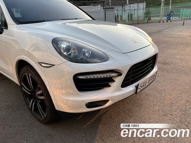 Porsche Cayenne 4.8 Turbo S 958 2014 — фото 3