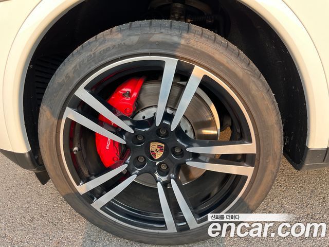 Porsche Cayenne 4.8 Turbo S 958 2014 — фото 5