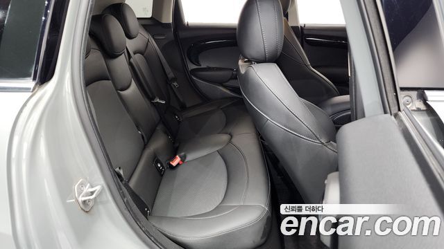 MINI Cooper 5-Door Classic Plus 3rd 2022 — фото 15